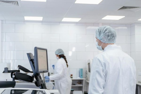 This article explains the side effects and safety considerations of using ketamine to treat anxiety. It covers how ketamine is delivered (IV, intranasal spray,...