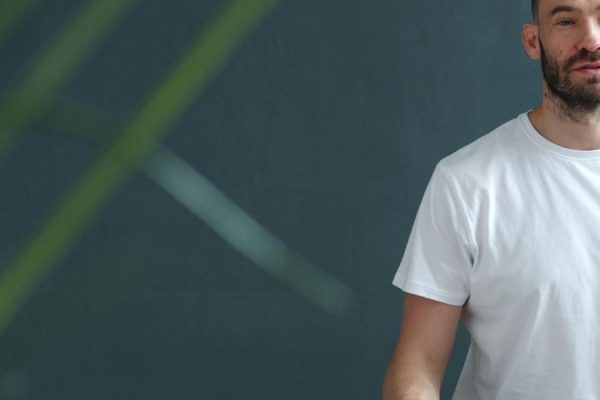 This article explains a gentle, evidence-aware approach to easing anxiety using natural, non-drug strategies and shows when professional help is needed. It defi...
