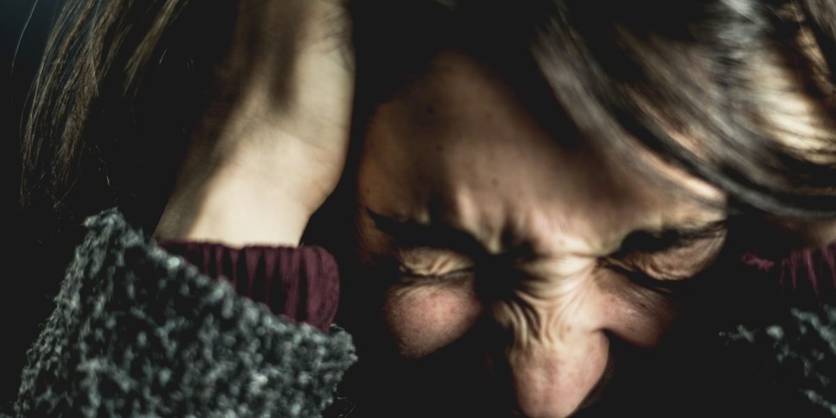 Many people experience sudden feelings of anxiety, where thoughts race and breathing becomes difficult.