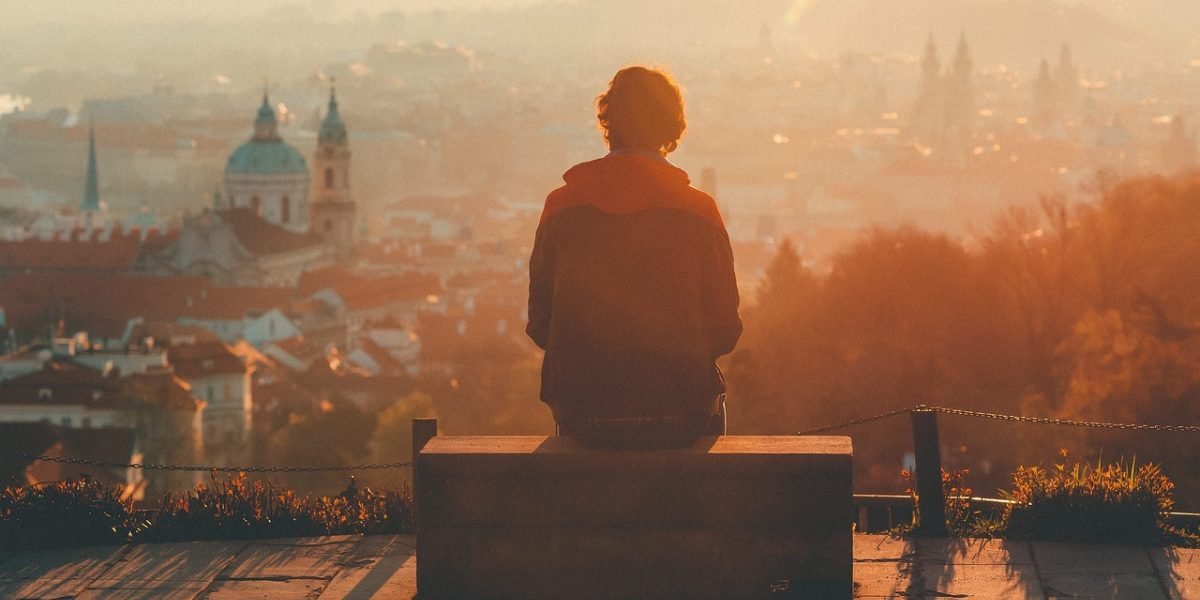 A person in deep thought, considering various options or information, reflecting the initial confusion of antidepressant choices.